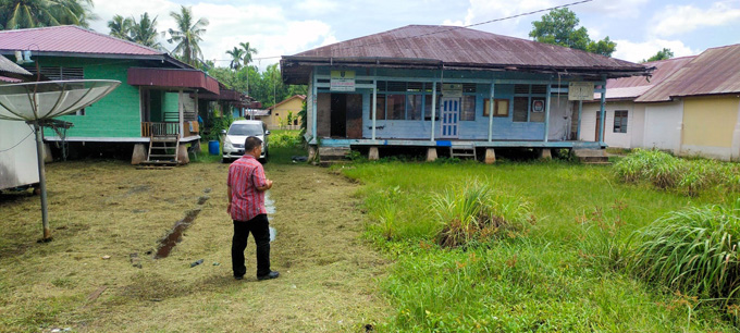 Eks Kantor CWC Dinas Perkebunan kondisinya rusak berat dan diminta pemerintah menghibahkannya ke Pemdes Teluk Pambang untuk keperluan kantor desa, Selasa (4/10/2022).